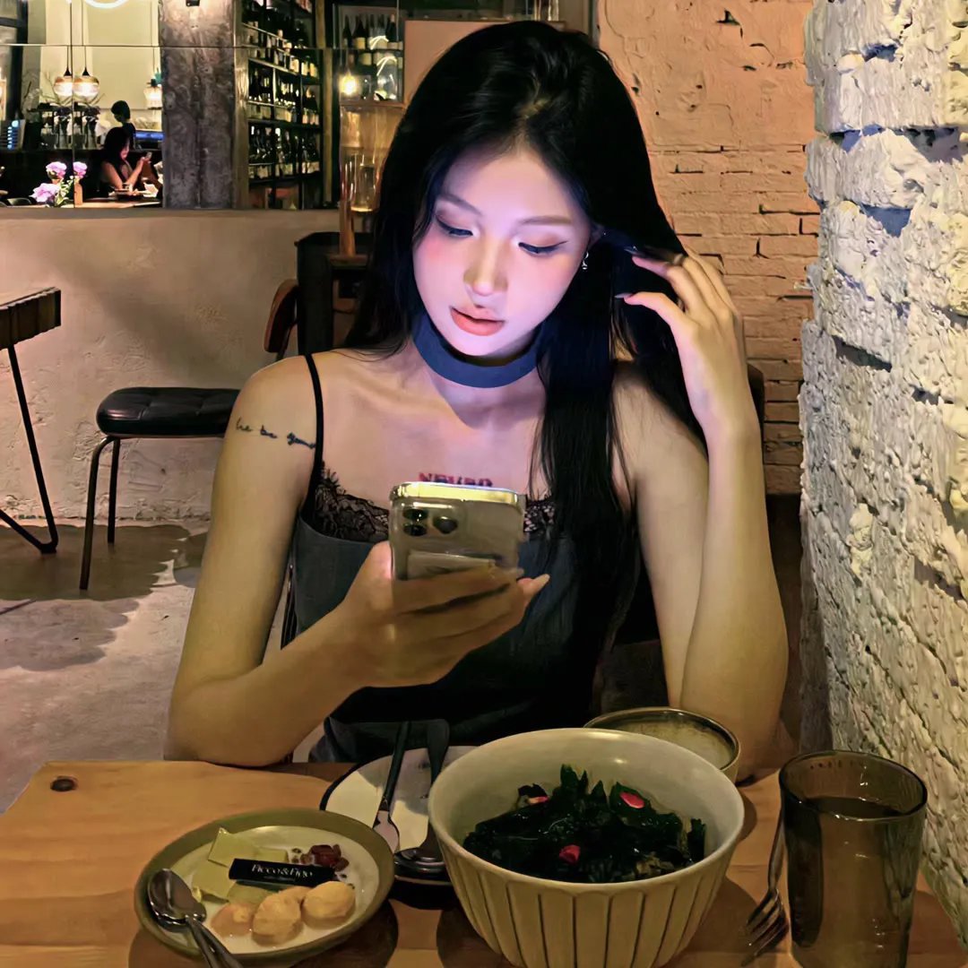 他的小鹿式女友有点甜